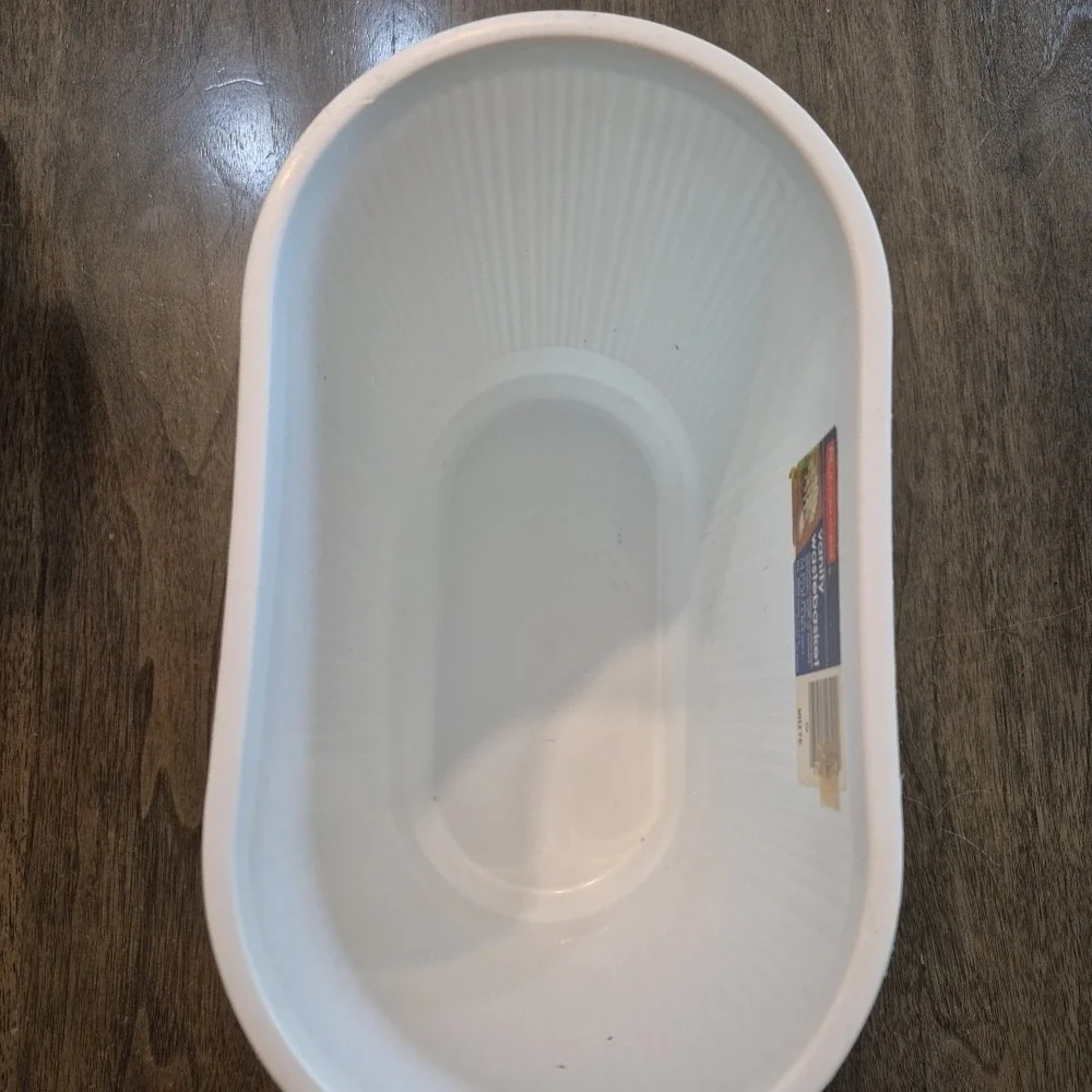 Vintage NEW1982 Rubbermaid 2954 White Ribbed Oval Waste Basket Classic Trash Can